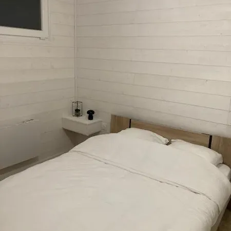 La Parenthese Poulouche アパート